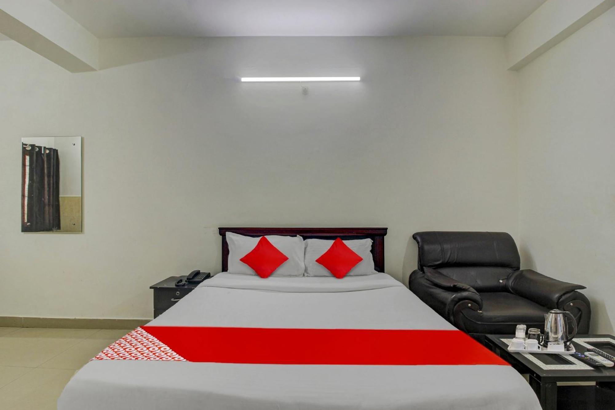 Hotel O Stay U Like Hotel'S Hyderabad Exterior photo